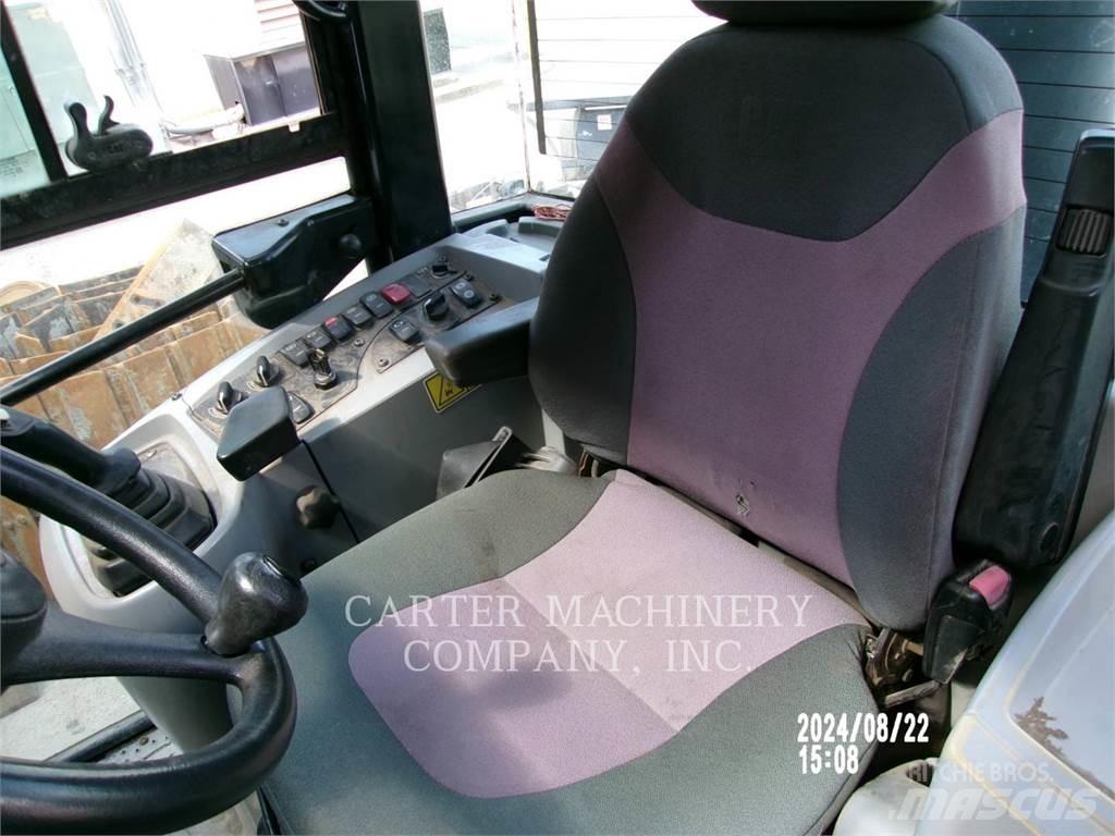 CAT 908H2 Gumikerekes homlokrakodók