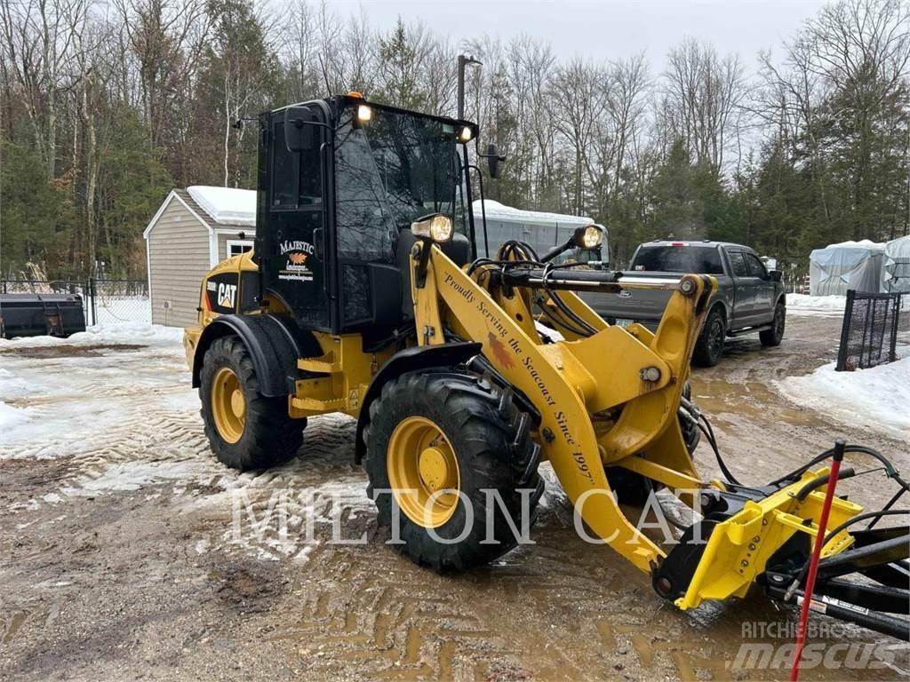 CAT 908H2 Gumikerekes homlokrakodók