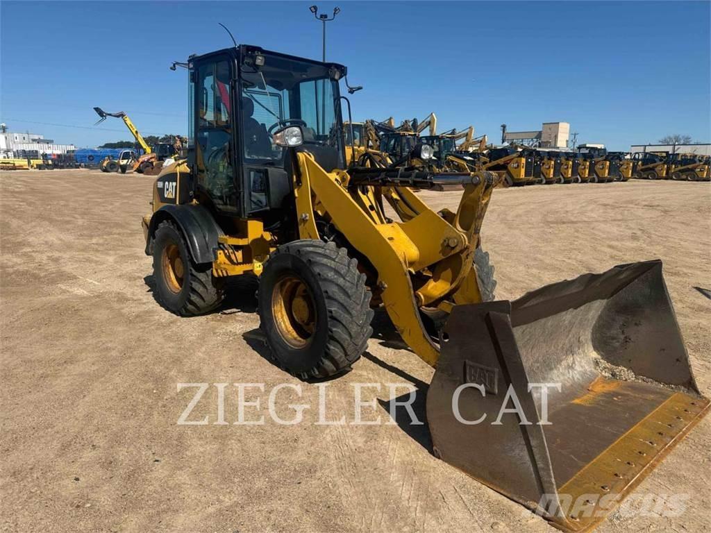 CAT 908H2 Gumikerekes homlokrakodók