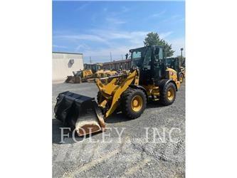 CAT 908M Gumikerekes homlokrakodók
