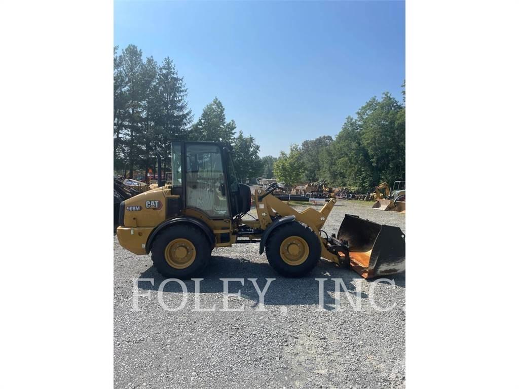 CAT 908M Gumikerekes homlokrakodók