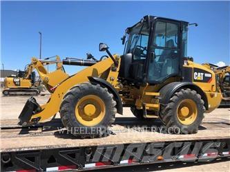 CAT 908M Gumikerekes homlokrakodók
