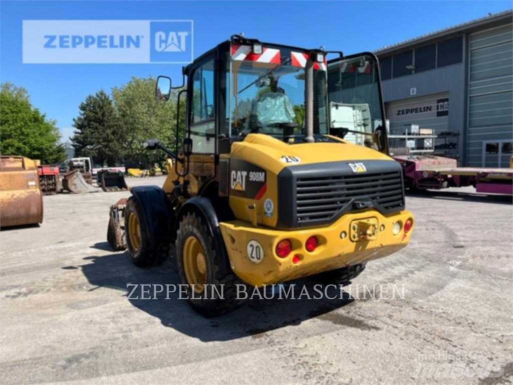 CAT 908M Gumikerekes homlokrakodók