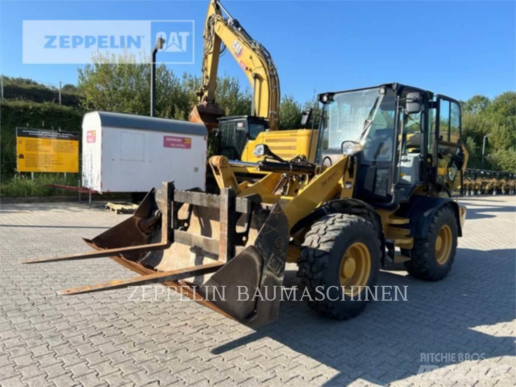 CAT 908M Gumikerekes homlokrakodók