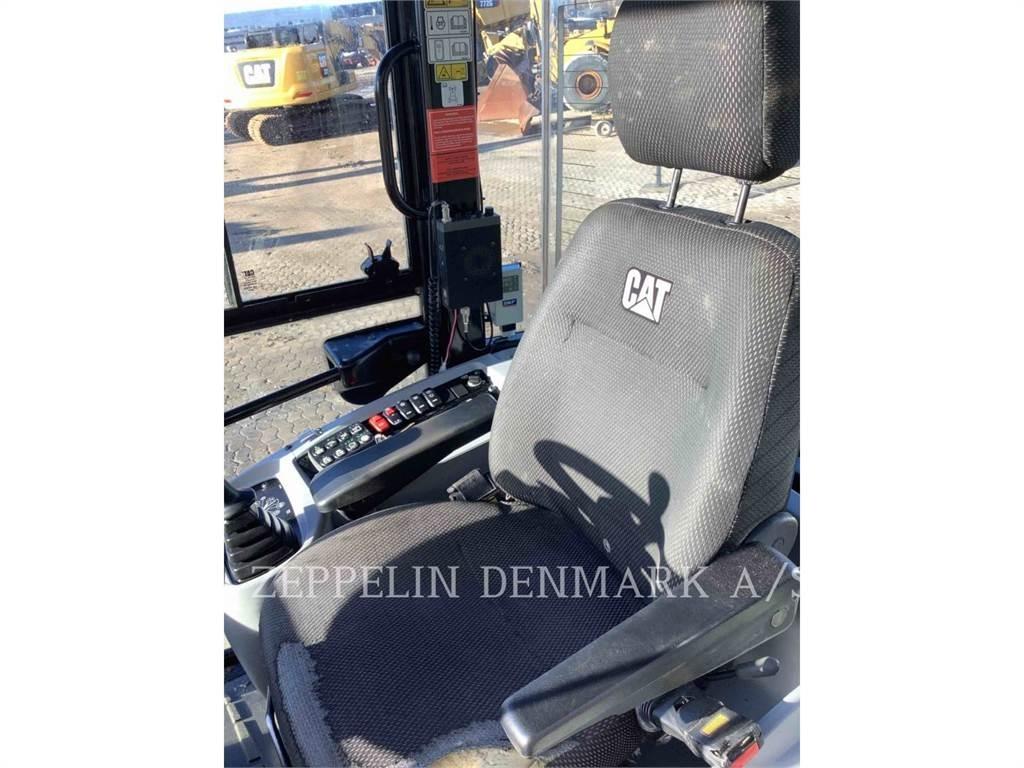 CAT 908M Gumikerekes homlokrakodók