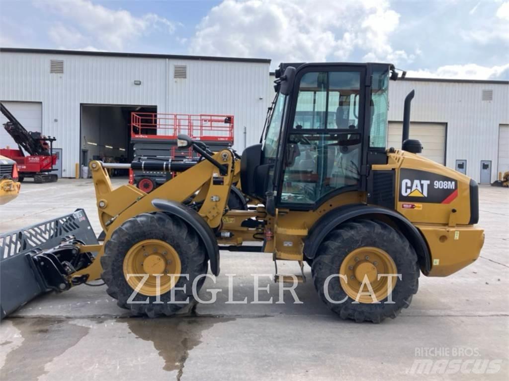 CAT 908M Gumikerekes homlokrakodók