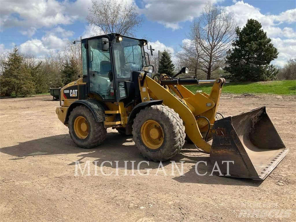 CAT 908M Gumikerekes homlokrakodók