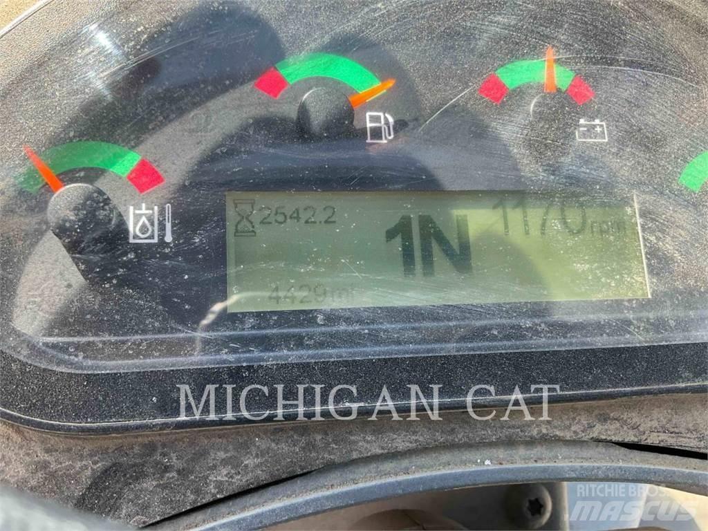 CAT 908M Gumikerekes homlokrakodók