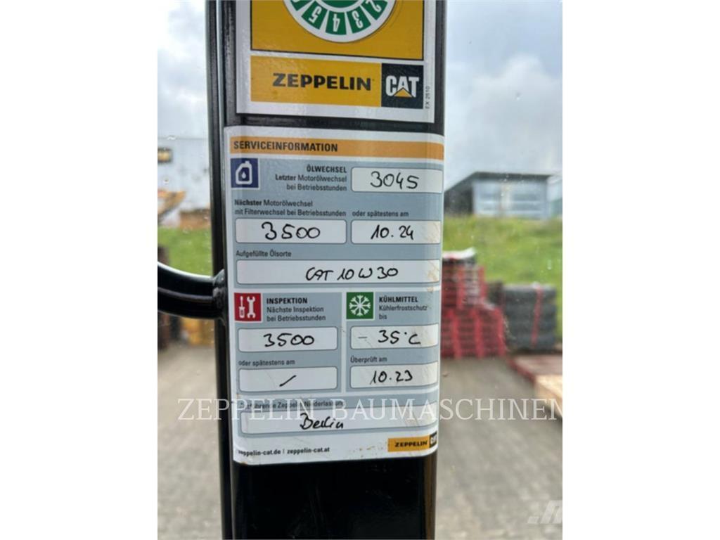 CAT 908M Gumikerekes homlokrakodók