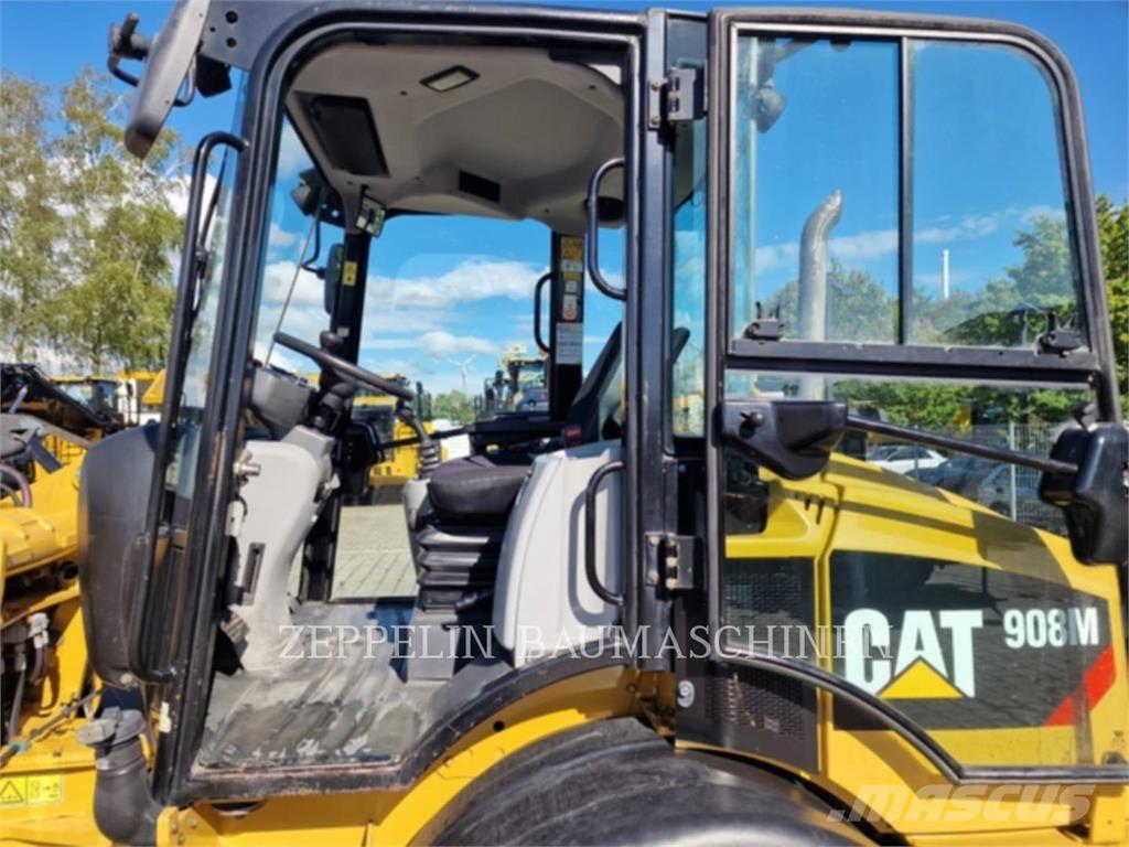 CAT 908M Gumikerekes homlokrakodók