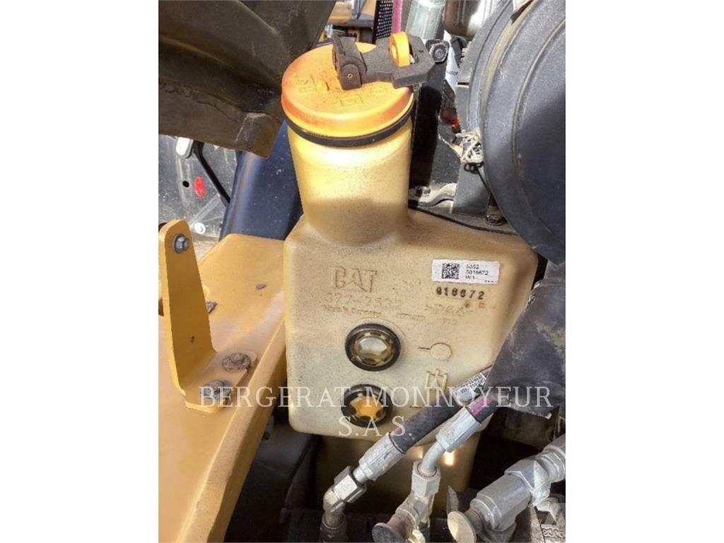 CAT 908M Gumikerekes homlokrakodók