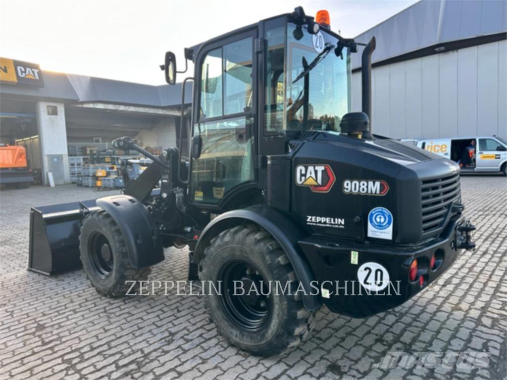 CAT 908M Gumikerekes homlokrakodók