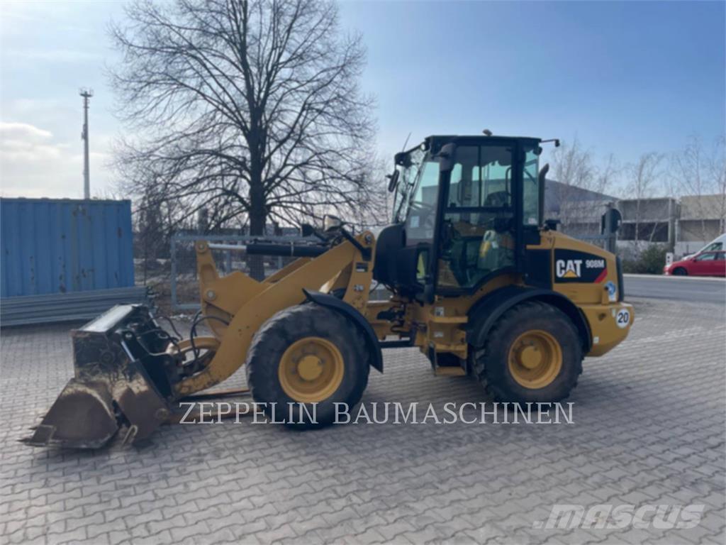 CAT 908M Gumikerekes homlokrakodók