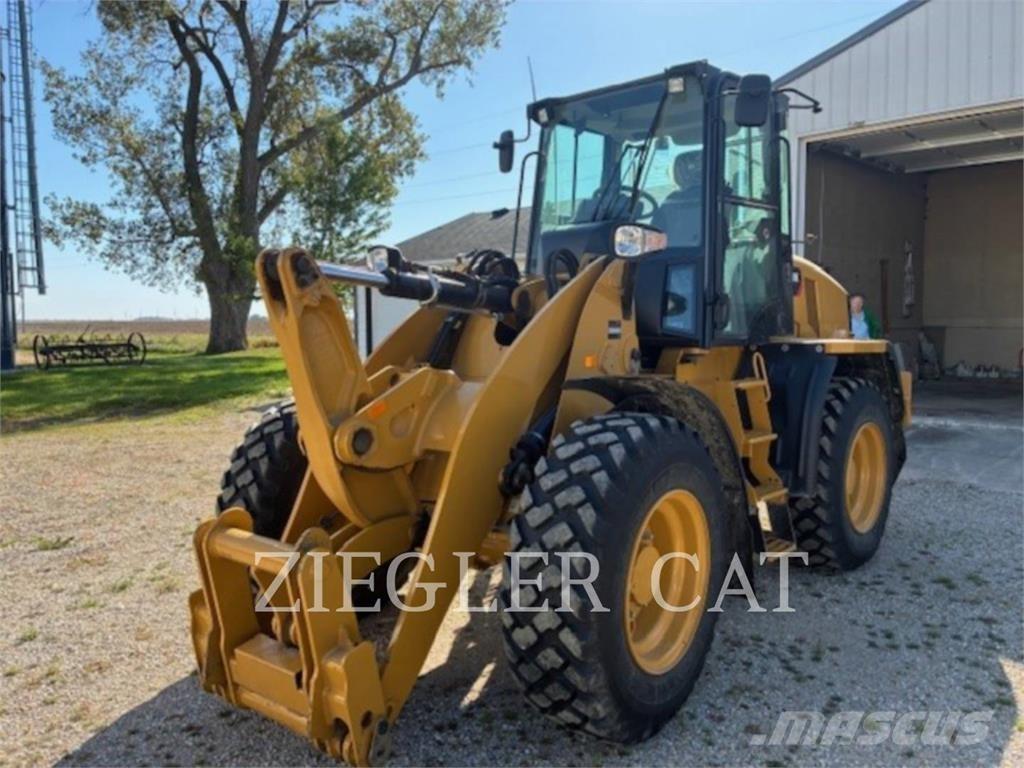CAT 910K Gumikerekes homlokrakodók