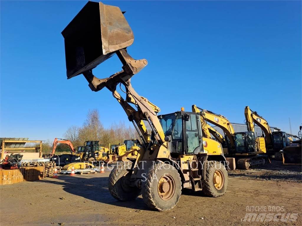 CAT 914 Gumikerekes homlokrakodók