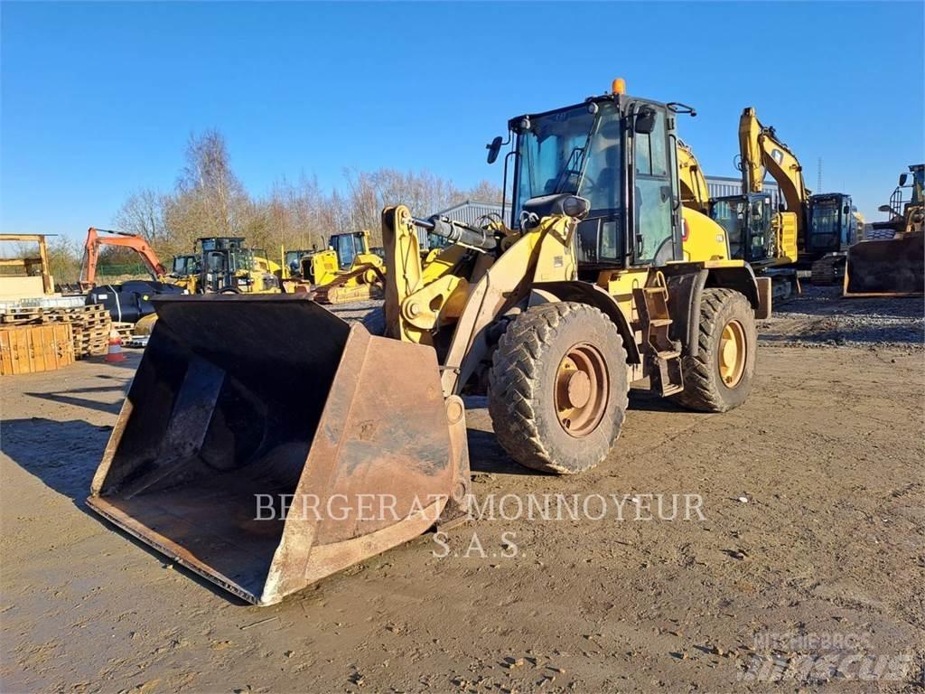 CAT 914 Gumikerekes homlokrakodók