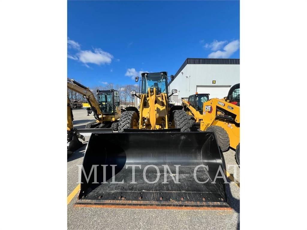 CAT 914 Gumikerekes homlokrakodók