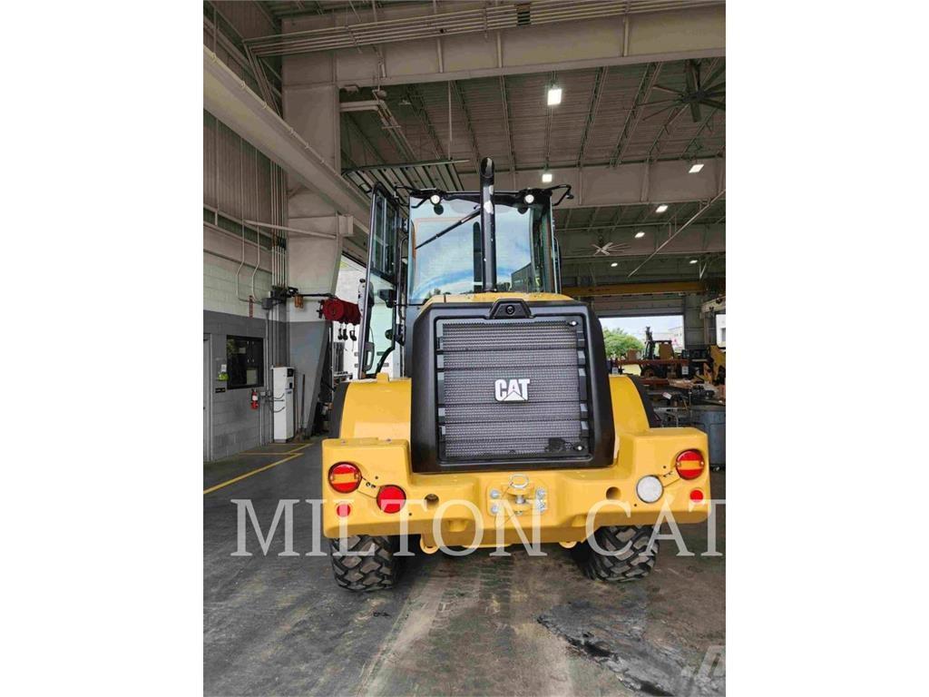 CAT 914 Gumikerekes homlokrakodók