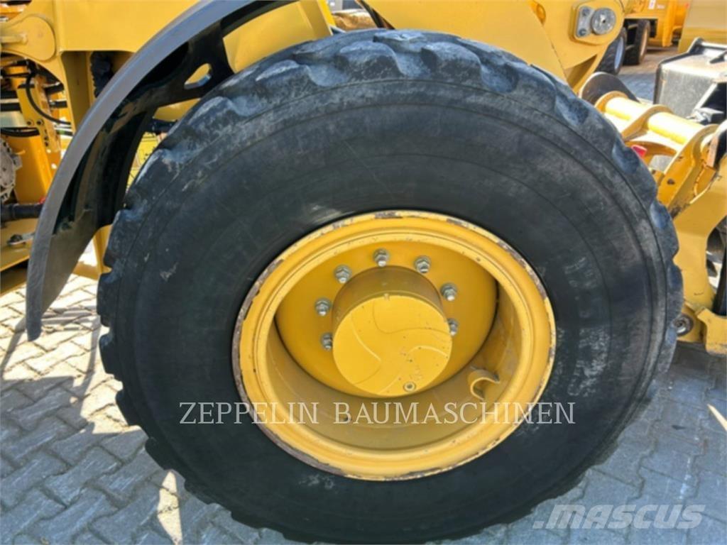 CAT 914-14A Gumikerekes homlokrakodók