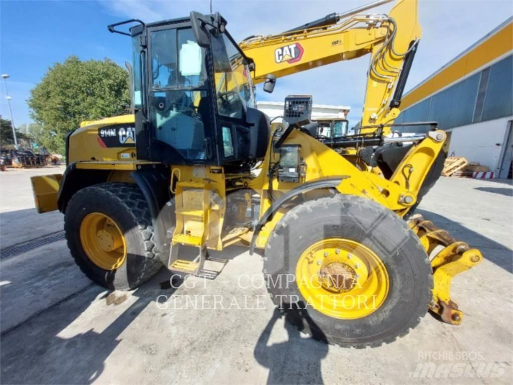 CAT 914M Gumikerekes homlokrakodók