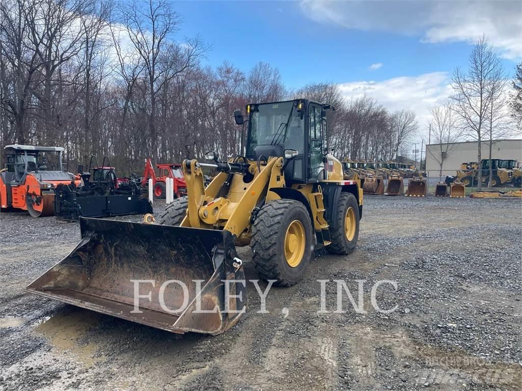 CAT 914M Gumikerekes homlokrakodók