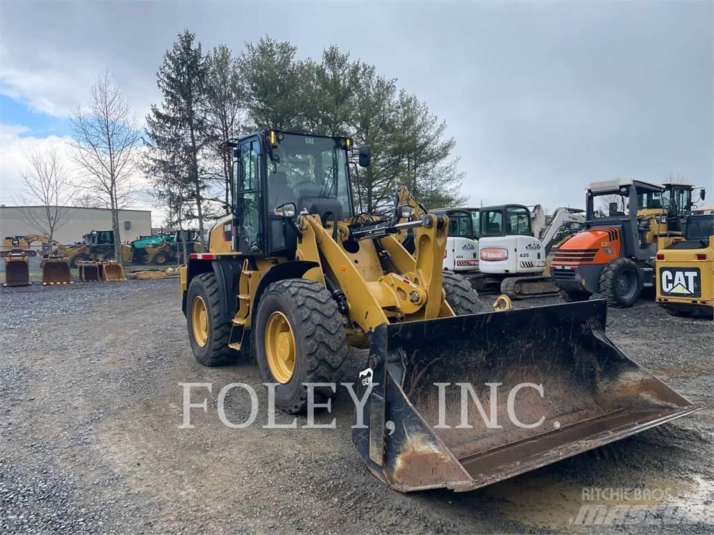 CAT 914M Gumikerekes homlokrakodók