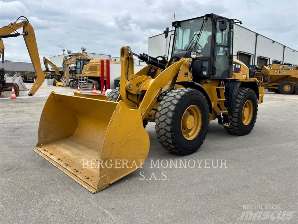 CAT 914M Gumikerekes homlokrakodók