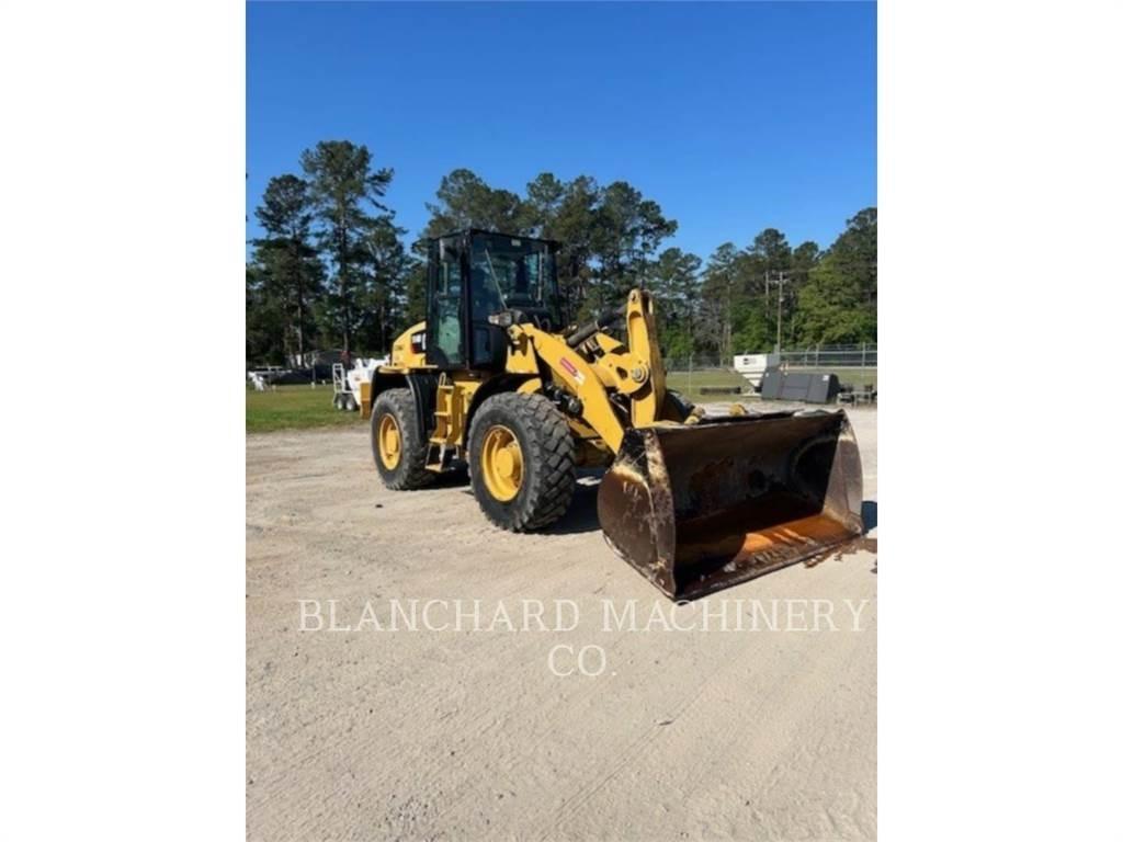 CAT 914M Gumikerekes homlokrakodók
