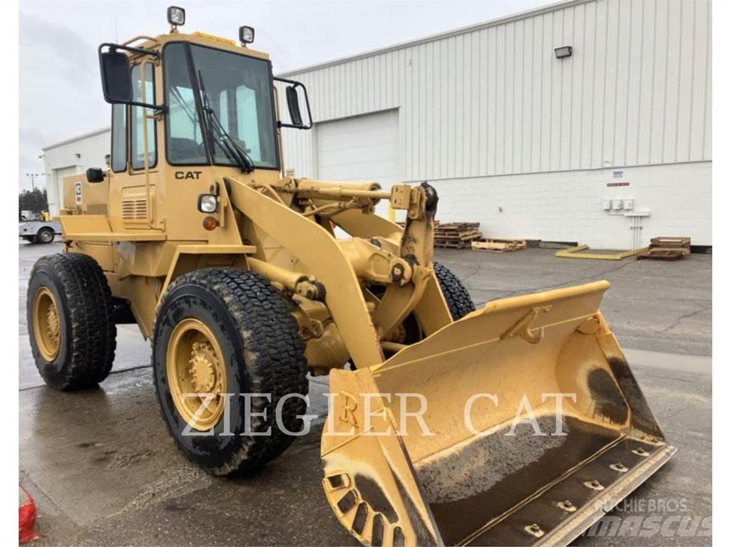 CAT 916 Gumikerekes homlokrakodók