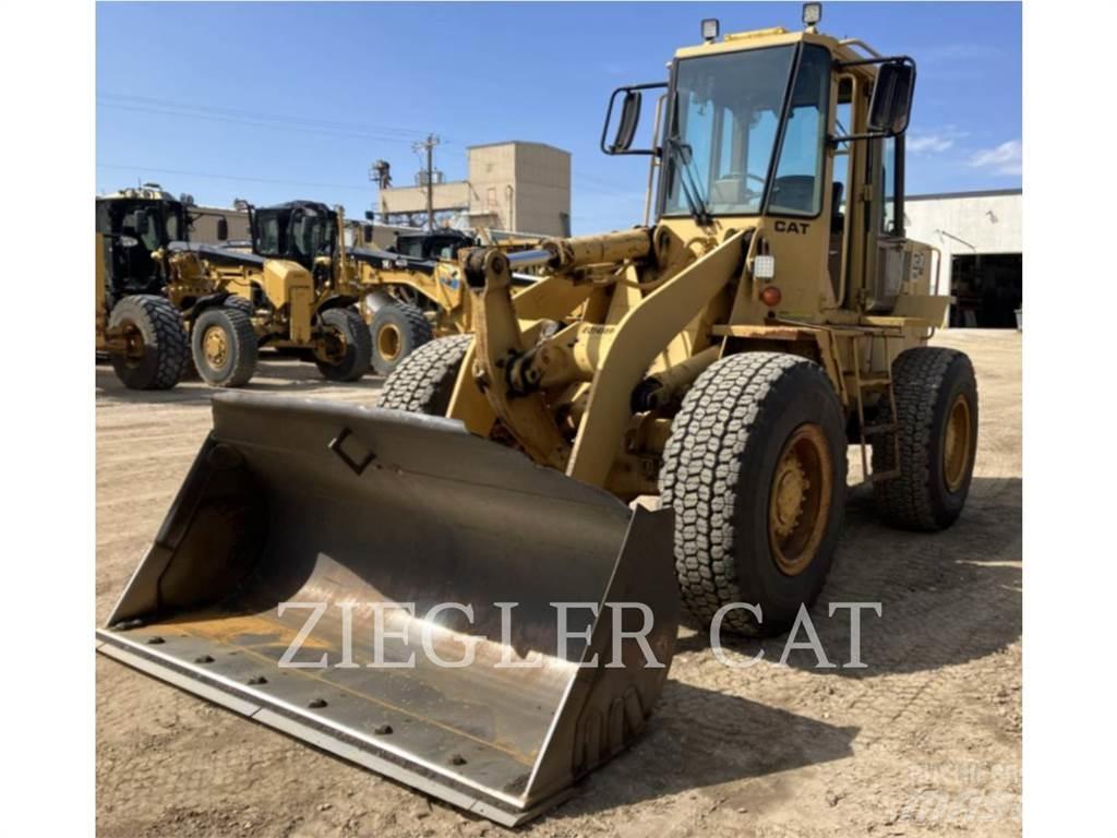 CAT 916 Gumikerekes homlokrakodók