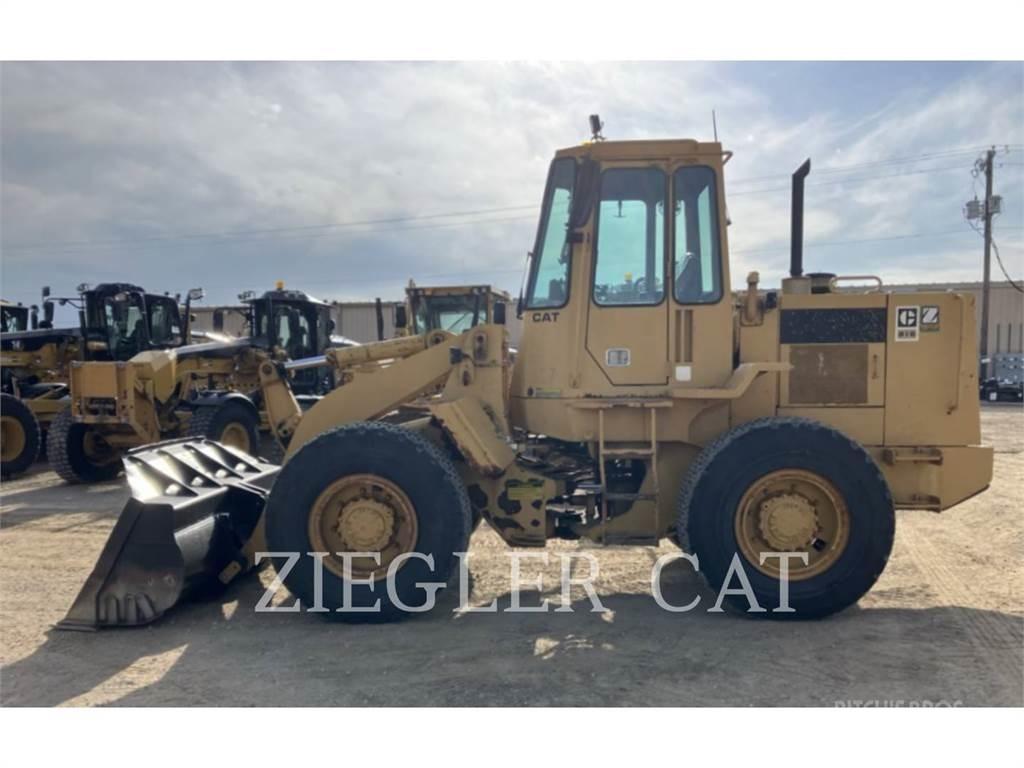 CAT 916 Gumikerekes homlokrakodók
