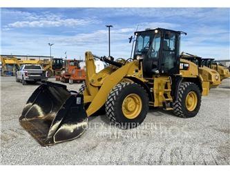 CAT 918M Gumikerekes homlokrakodók