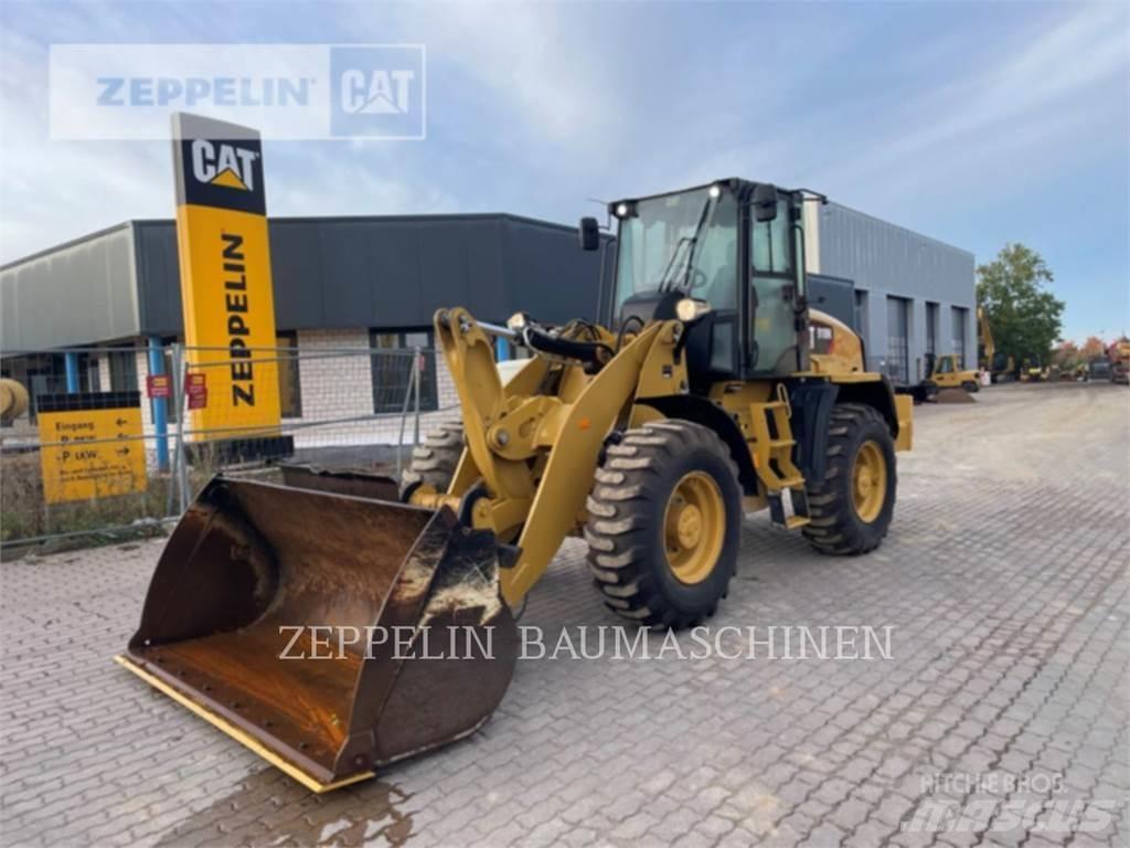 CAT 918M Gumikerekes homlokrakodók