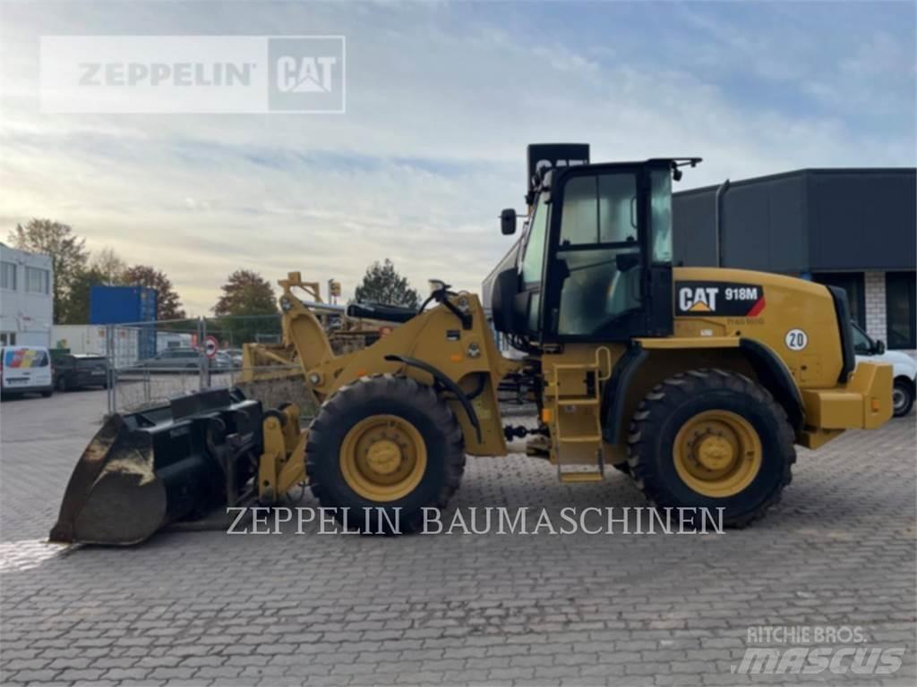 CAT 918M Gumikerekes homlokrakodók