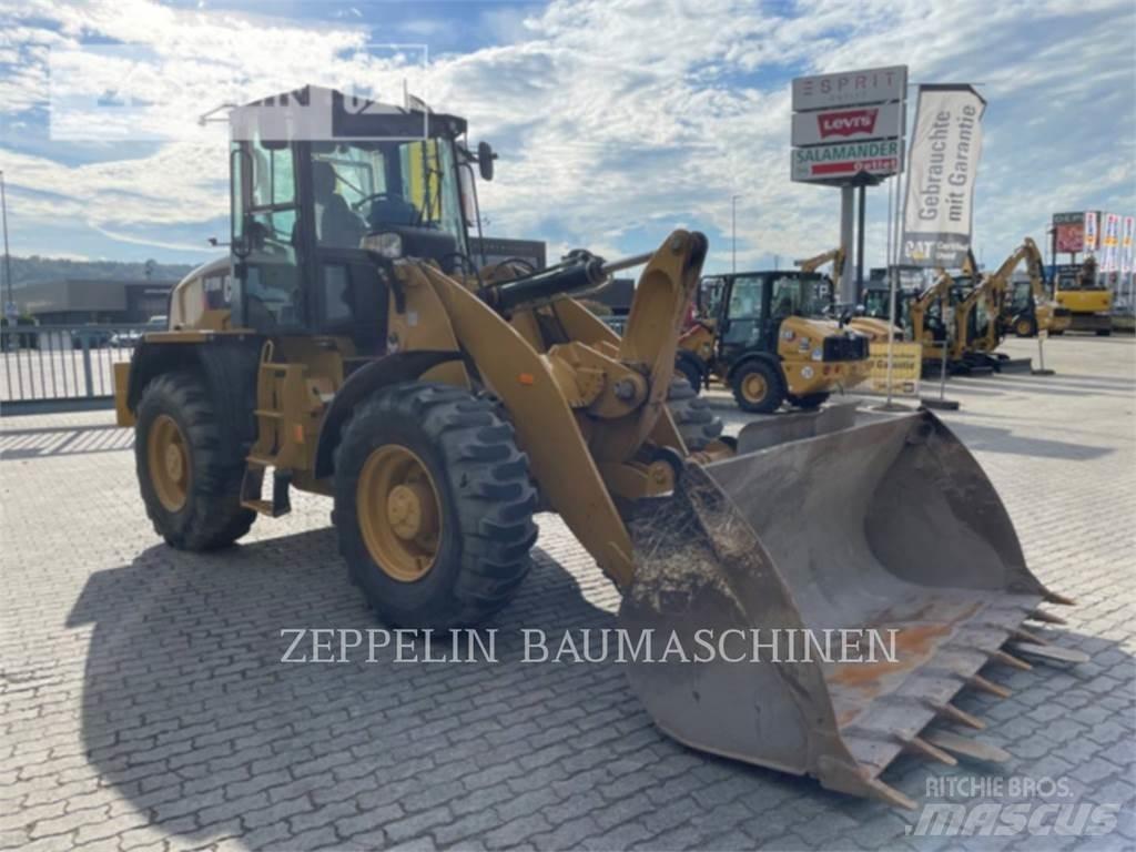 CAT 918M Gumikerekes homlokrakodók