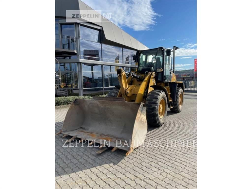 CAT 918M Gumikerekes homlokrakodók