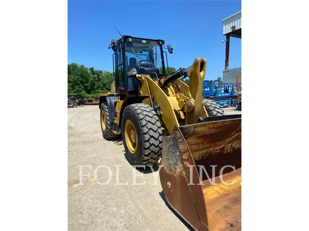 CAT 918M Gumikerekes homlokrakodók