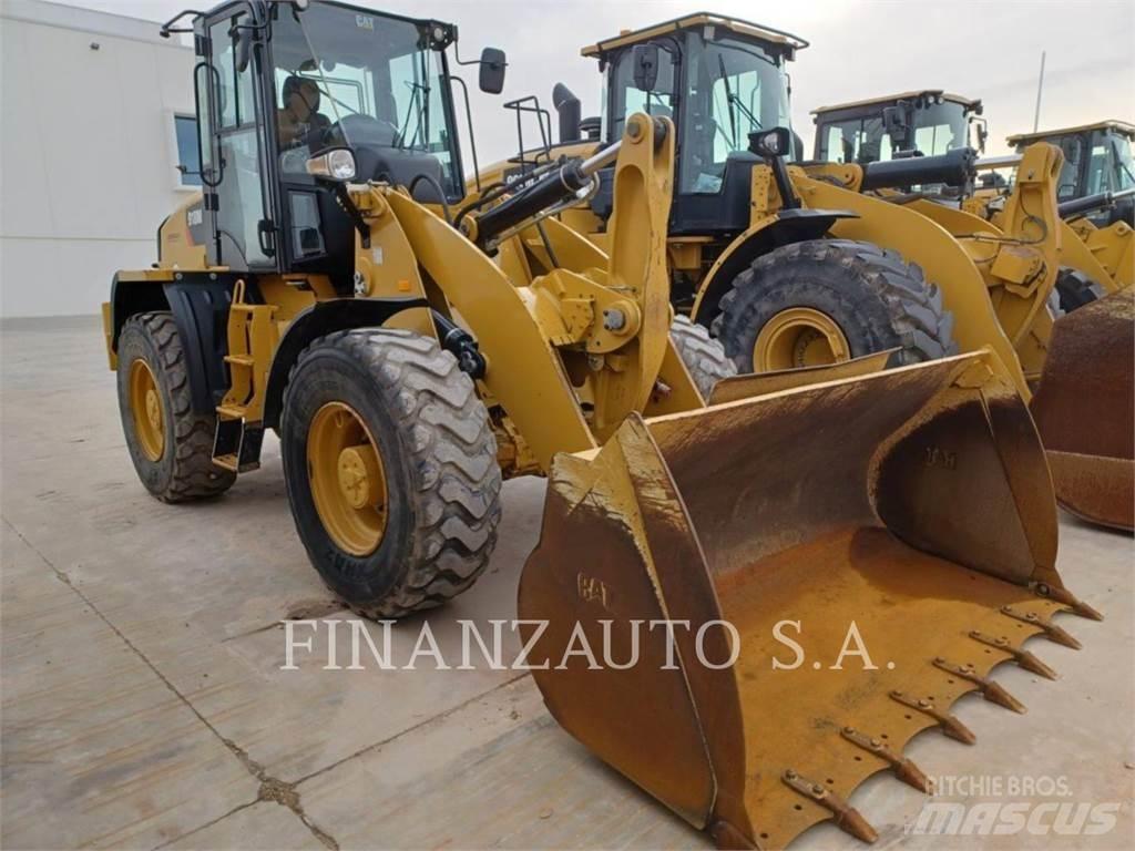 CAT 918M Gumikerekes homlokrakodók