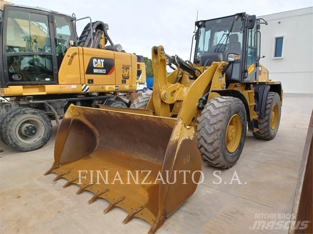 CAT 918M Gumikerekes homlokrakodók