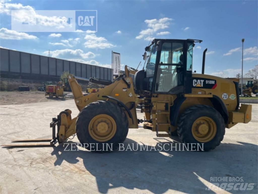 CAT 918M Gumikerekes homlokrakodók