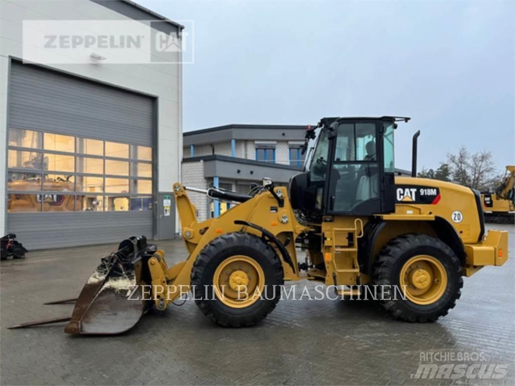 CAT 918M Gumikerekes homlokrakodók