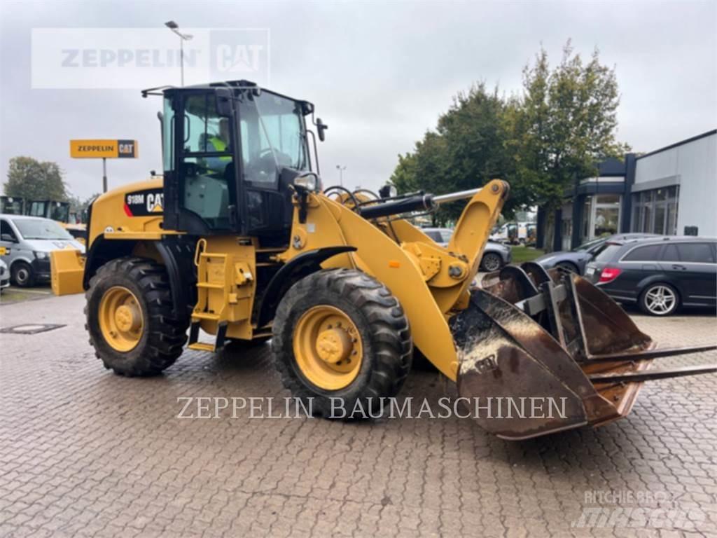 CAT 918M Gumikerekes homlokrakodók