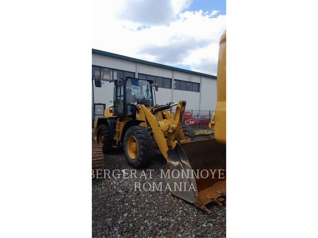 CAT 918M Gumikerekes homlokrakodók