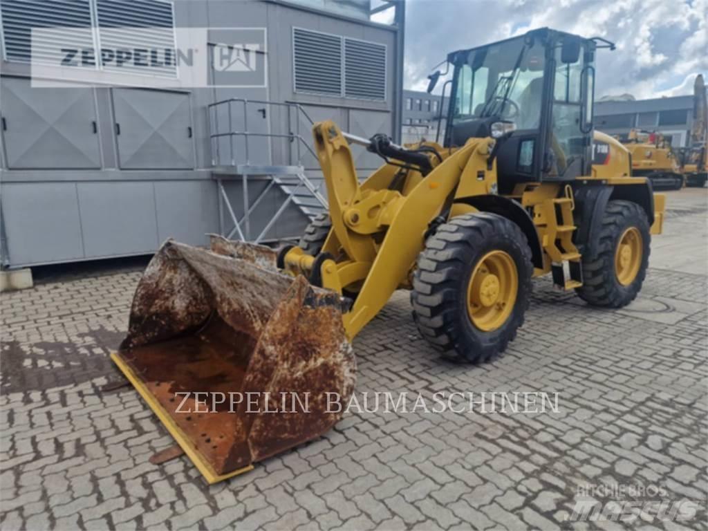 CAT 918M Gumikerekes homlokrakodók