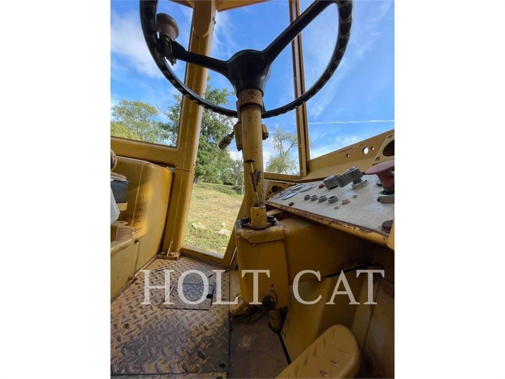 CAT 920 Gumikerekes homlokrakodók