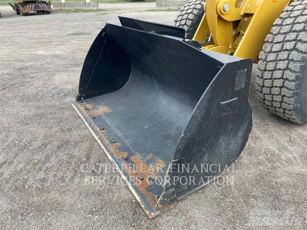 CAT 920 Gumikerekes homlokrakodók