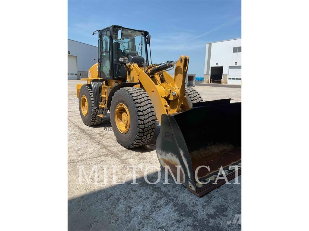 CAT 920 Gumikerekes homlokrakodók