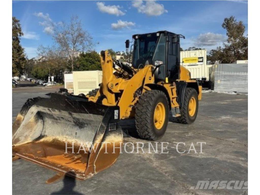 CAT 920 Gumikerekes homlokrakodók