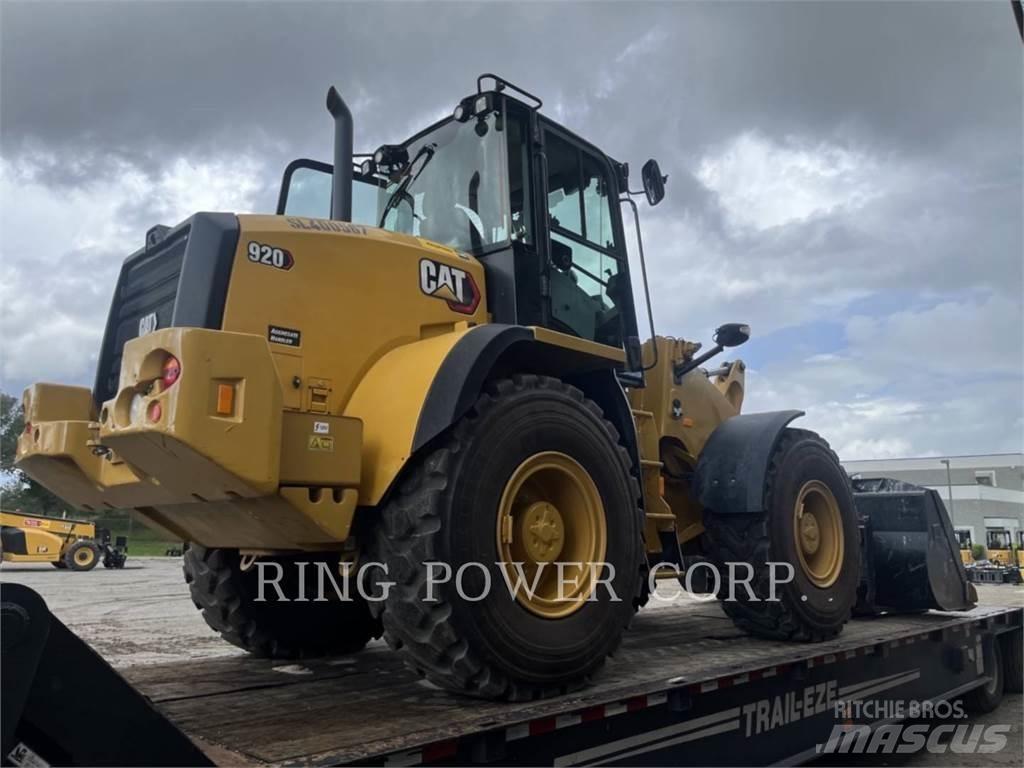 CAT 920FQC Gumikerekes homlokrakodók