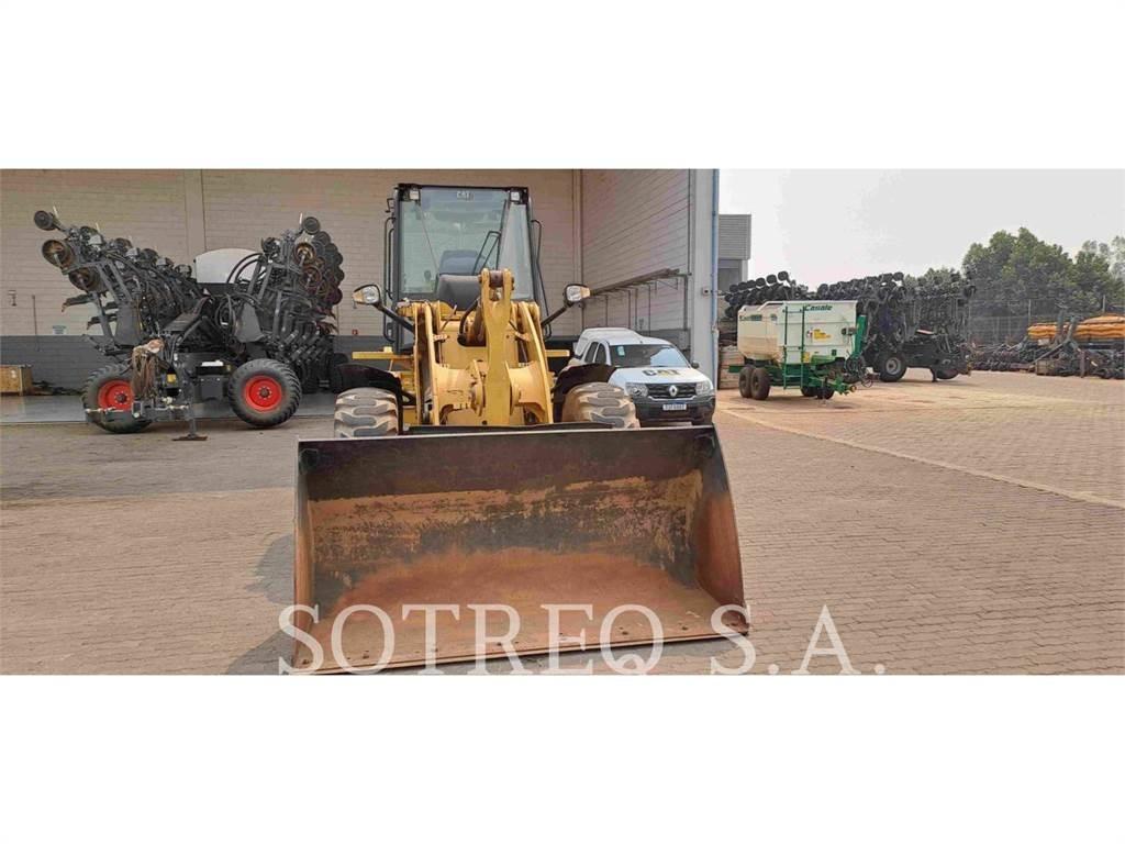 CAT 920K Gumikerekes homlokrakodók